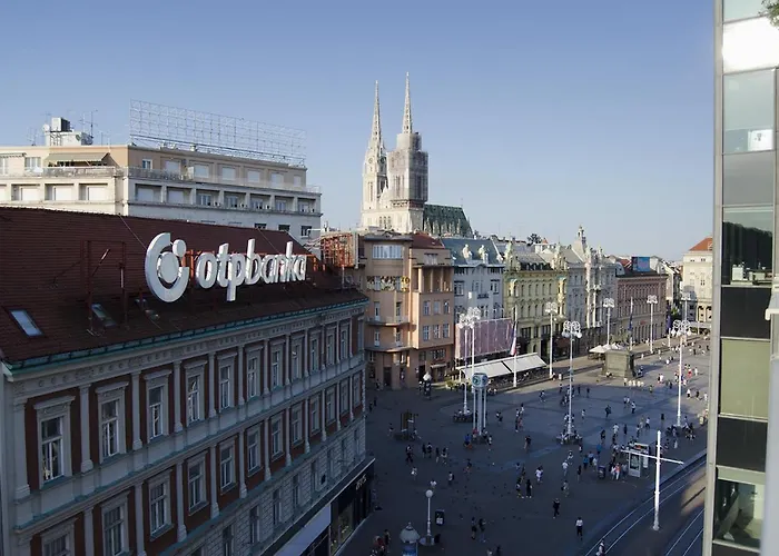 Studio Apartment With A View Of Ban Jelacic Square