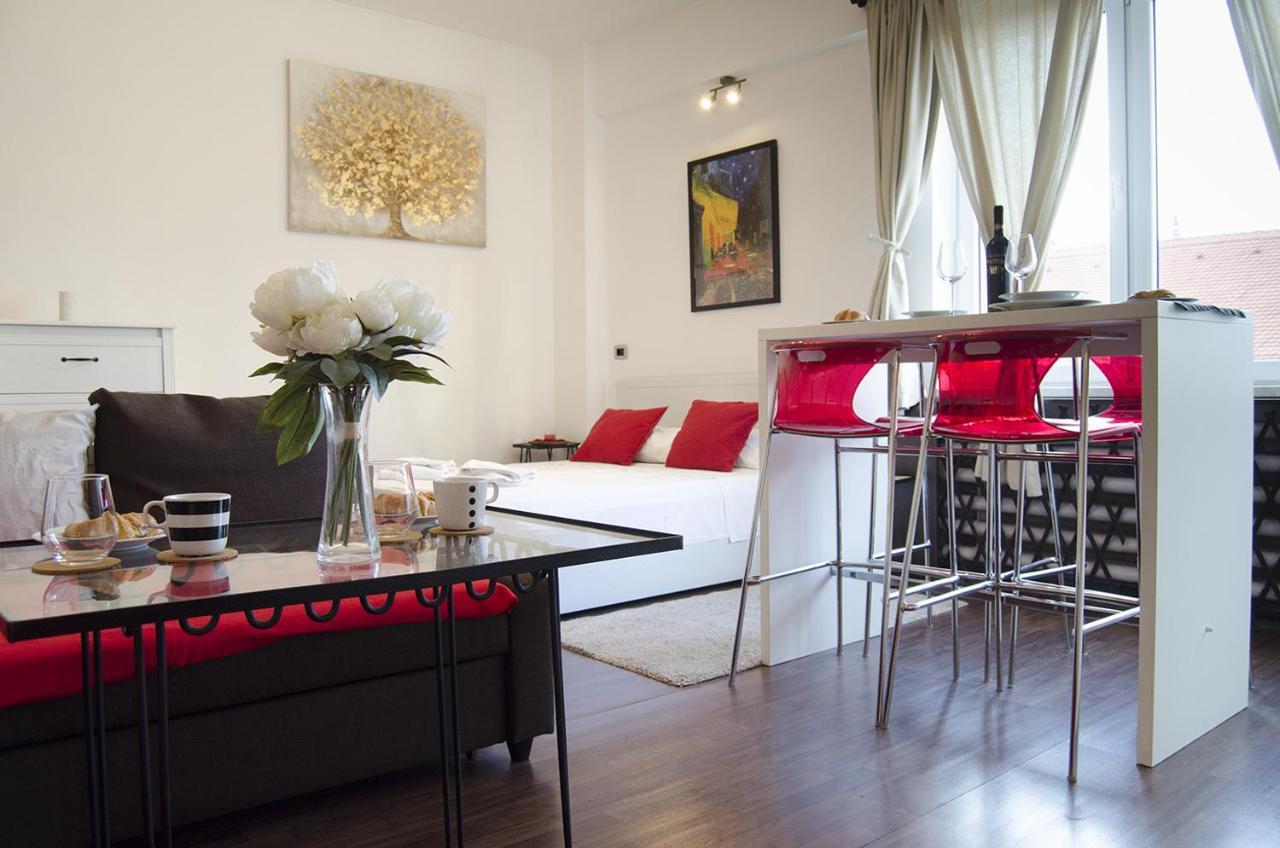 With A View Of Ban Jelacic Square Apartment *